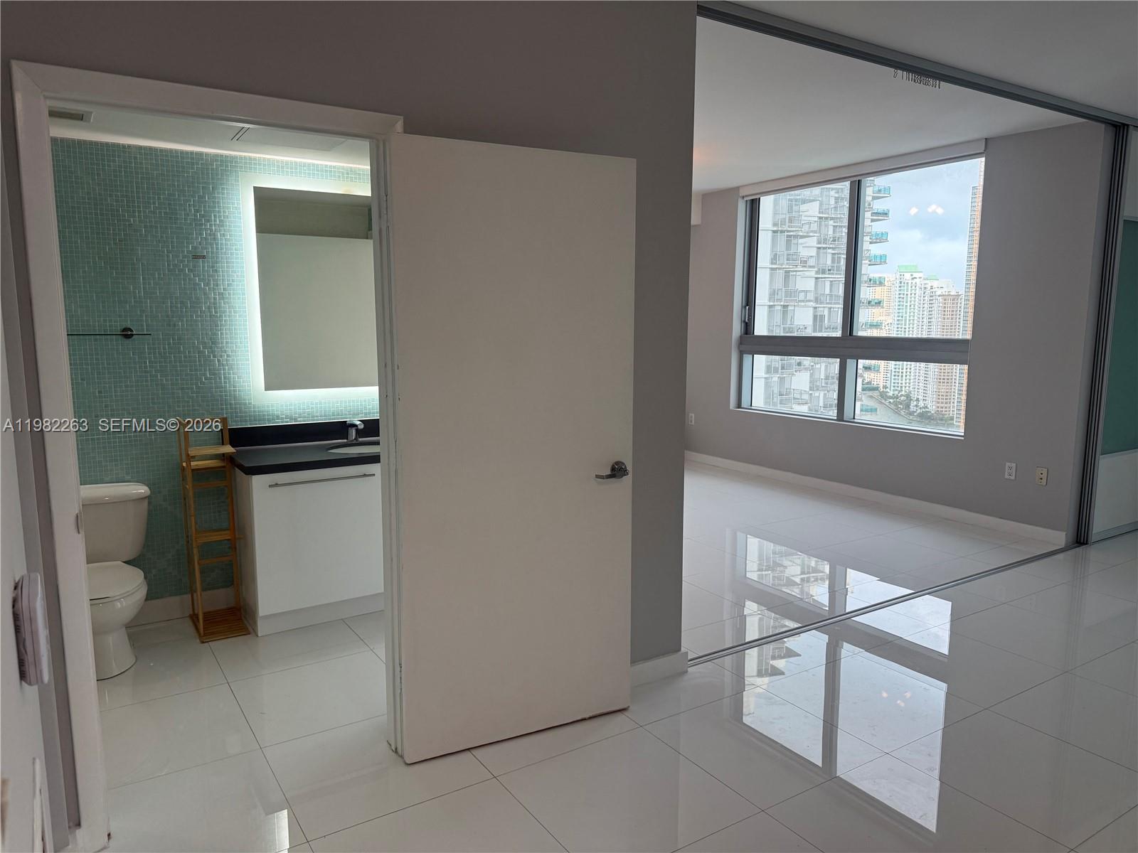 90 SW 3rd St #3203, Miami FL 33130