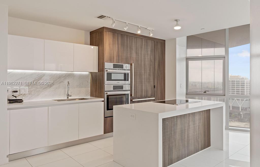 851 NE 1st Ave #2102, Miami FL 33132