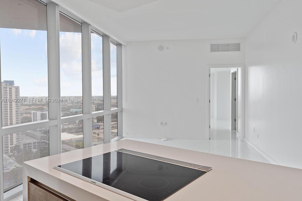851 NE 1st Ave #2102, Miami FL 33132