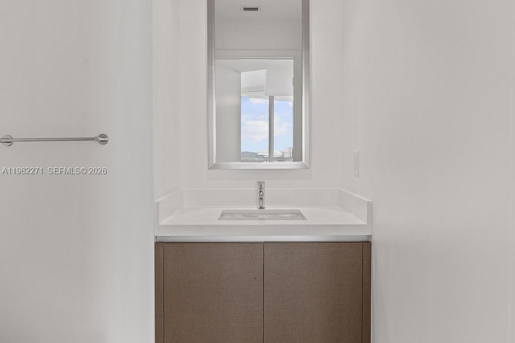 851 NE 1st Ave #2102, Miami FL 33132