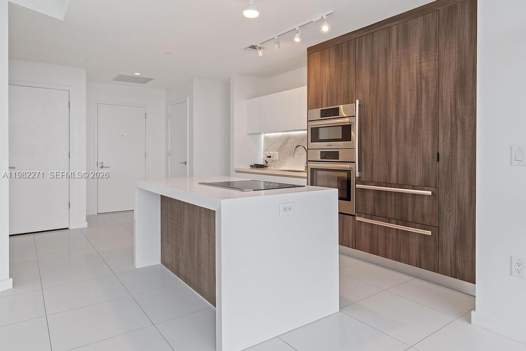851 NE 1st Ave #2102, Miami FL 33132