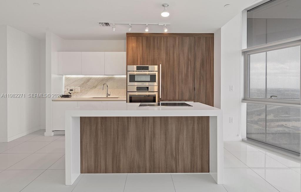 851 NE 1st Ave #2102, Miami FL 33132
