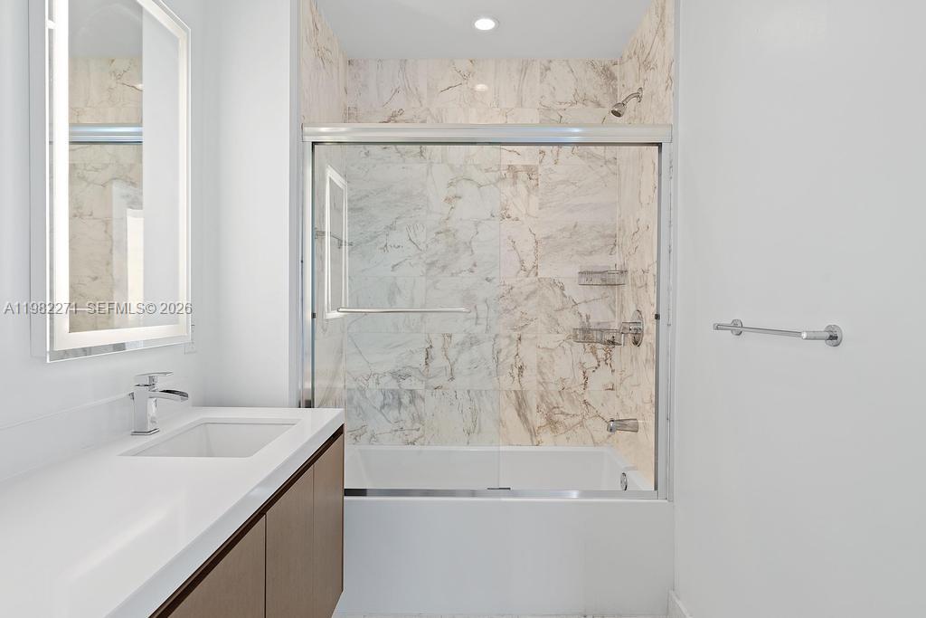 851 NE 1st Ave #2102, Miami FL 33132