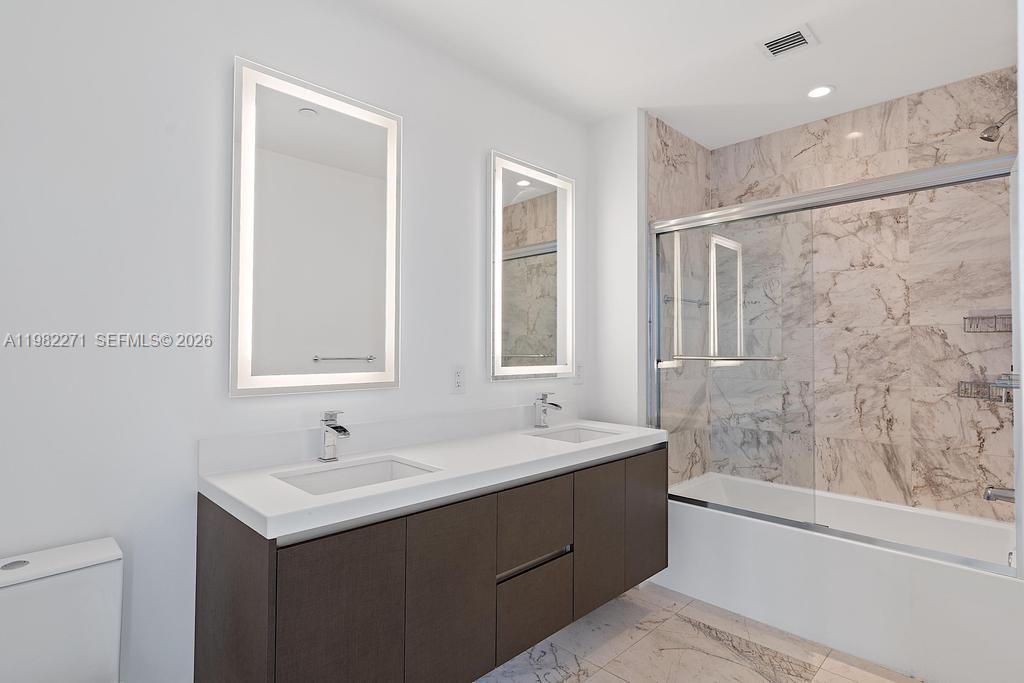 851 NE 1st Ave #2102, Miami FL 33132