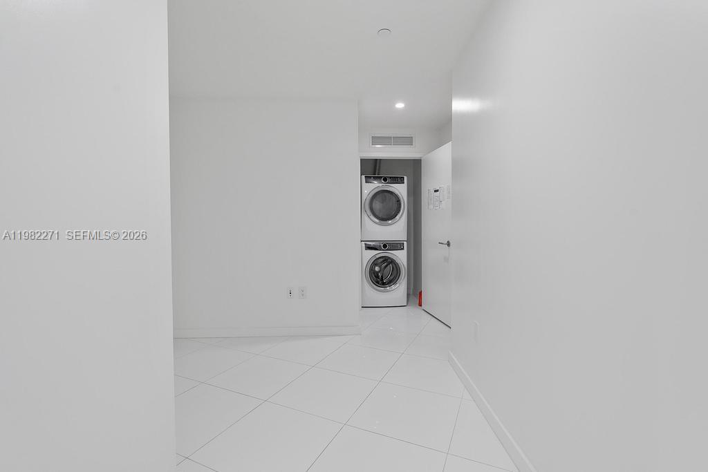 851 NE 1st Ave #2102, Miami FL 33132