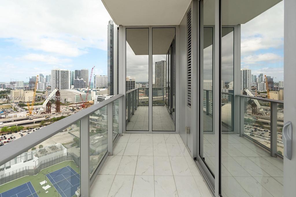 851 NE 1st Ave #2102, Miami FL 33132