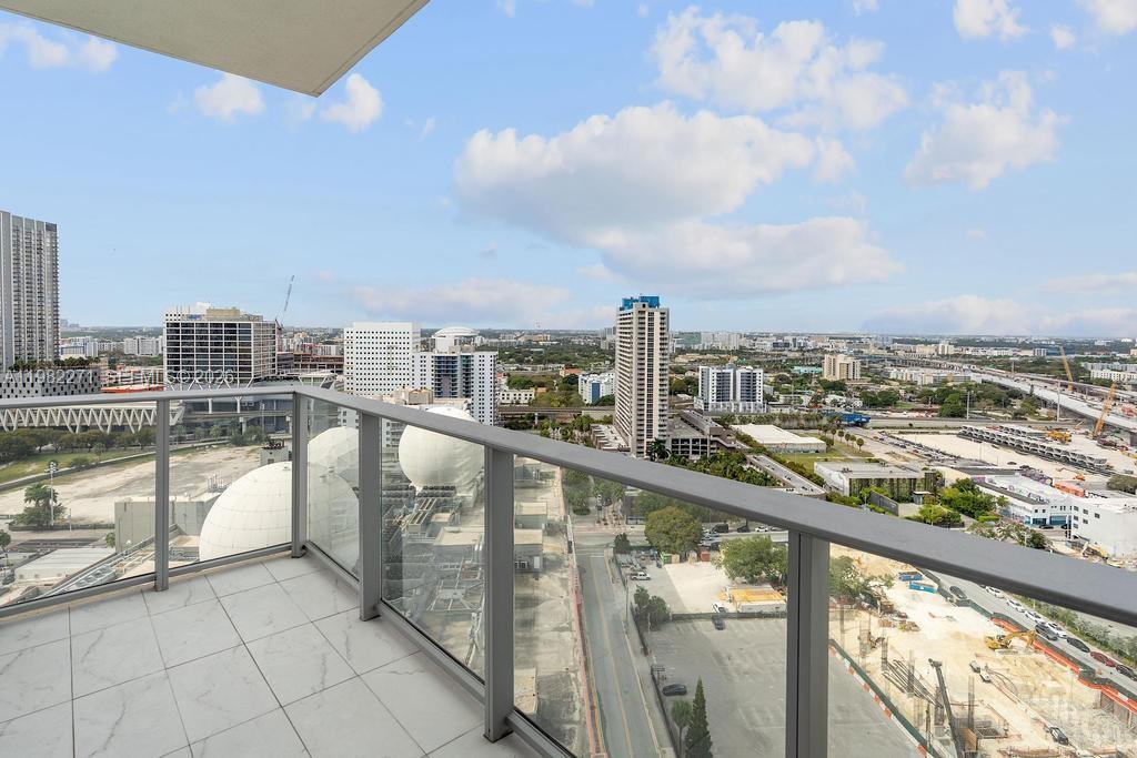 851 NE 1st Ave #2102, Miami FL 33132