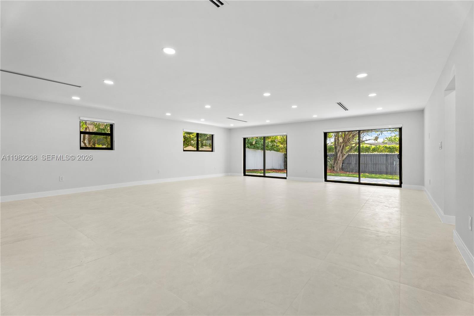 11660 Canal Dr, North Miami FL 33181