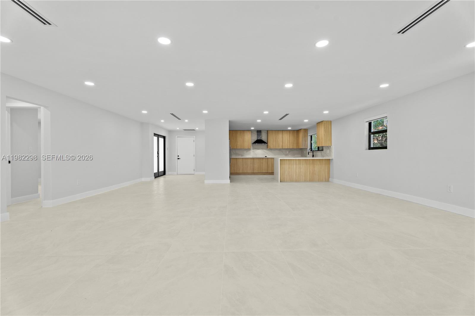 11660 Canal Dr, North Miami FL 33181