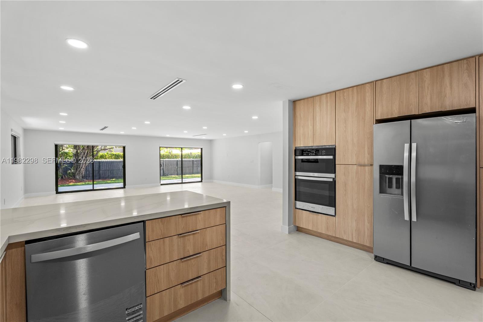 11660 Canal Dr, North Miami FL 33181