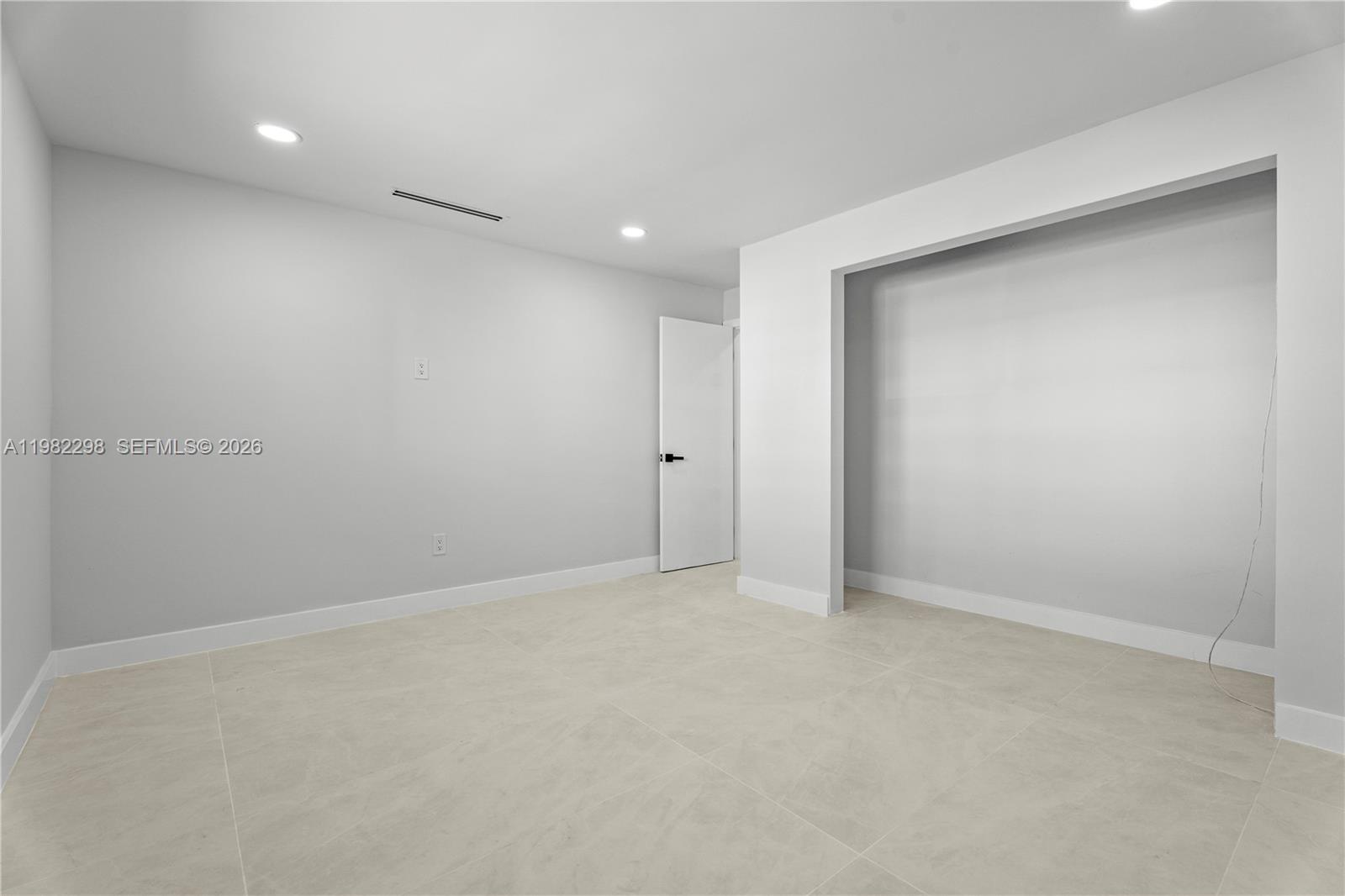 11660 Canal Dr, North Miami FL 33181