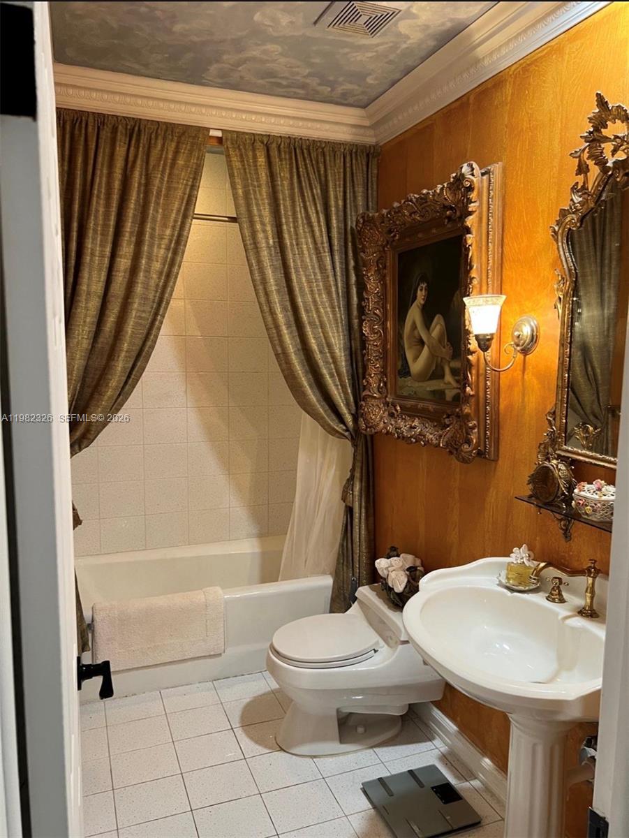 2190 SW 22 terrace, Miami FL 33145