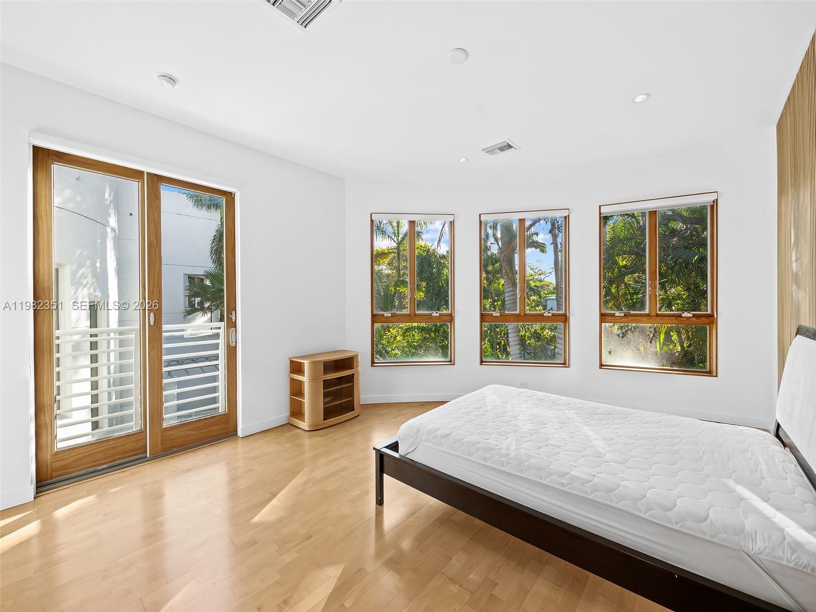 450 Victoria Ter, Fort Lauderdale FL 33301