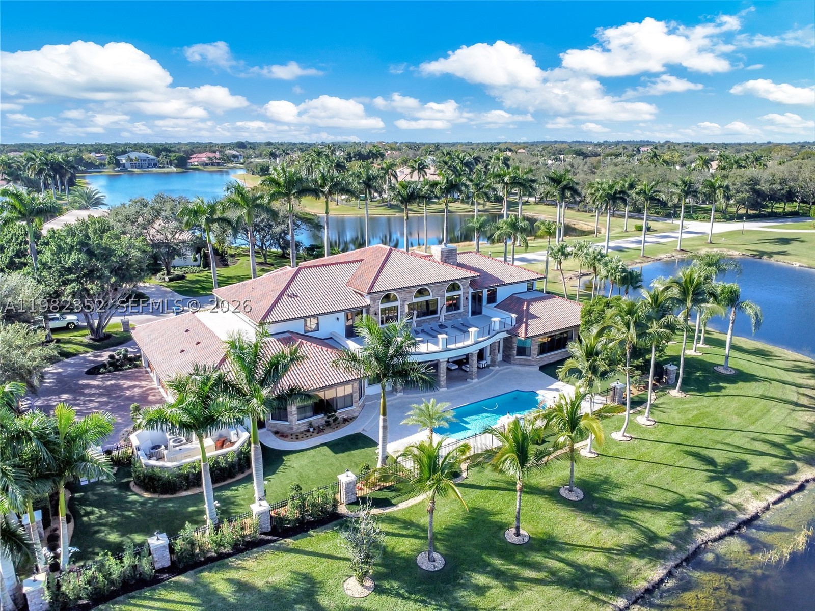 2905 Paddock Rd, Weston FL 33331