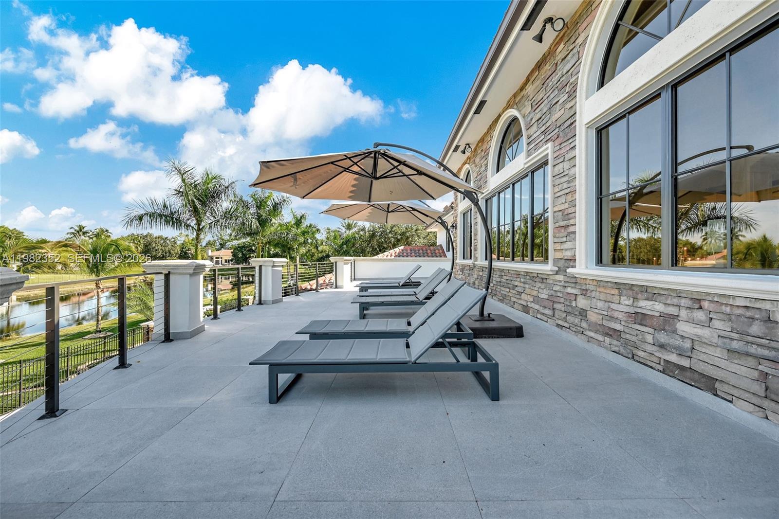 2905 Paddock Rd, Weston FL 33331