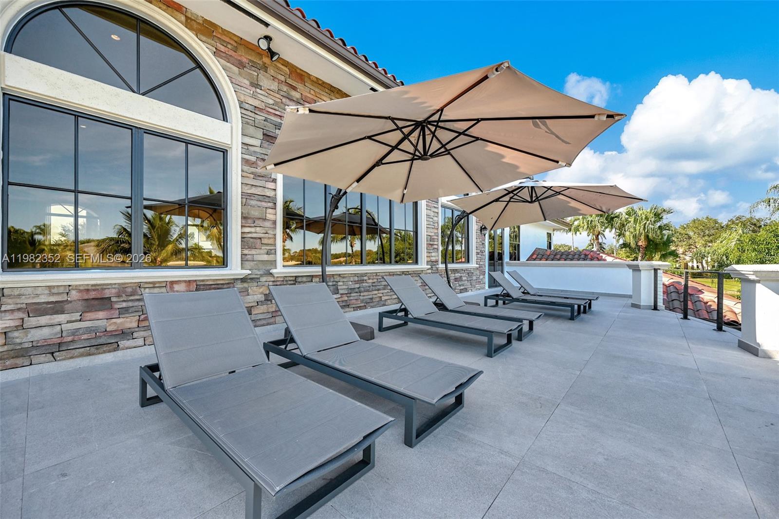 2905 Paddock Rd, Weston FL 33331