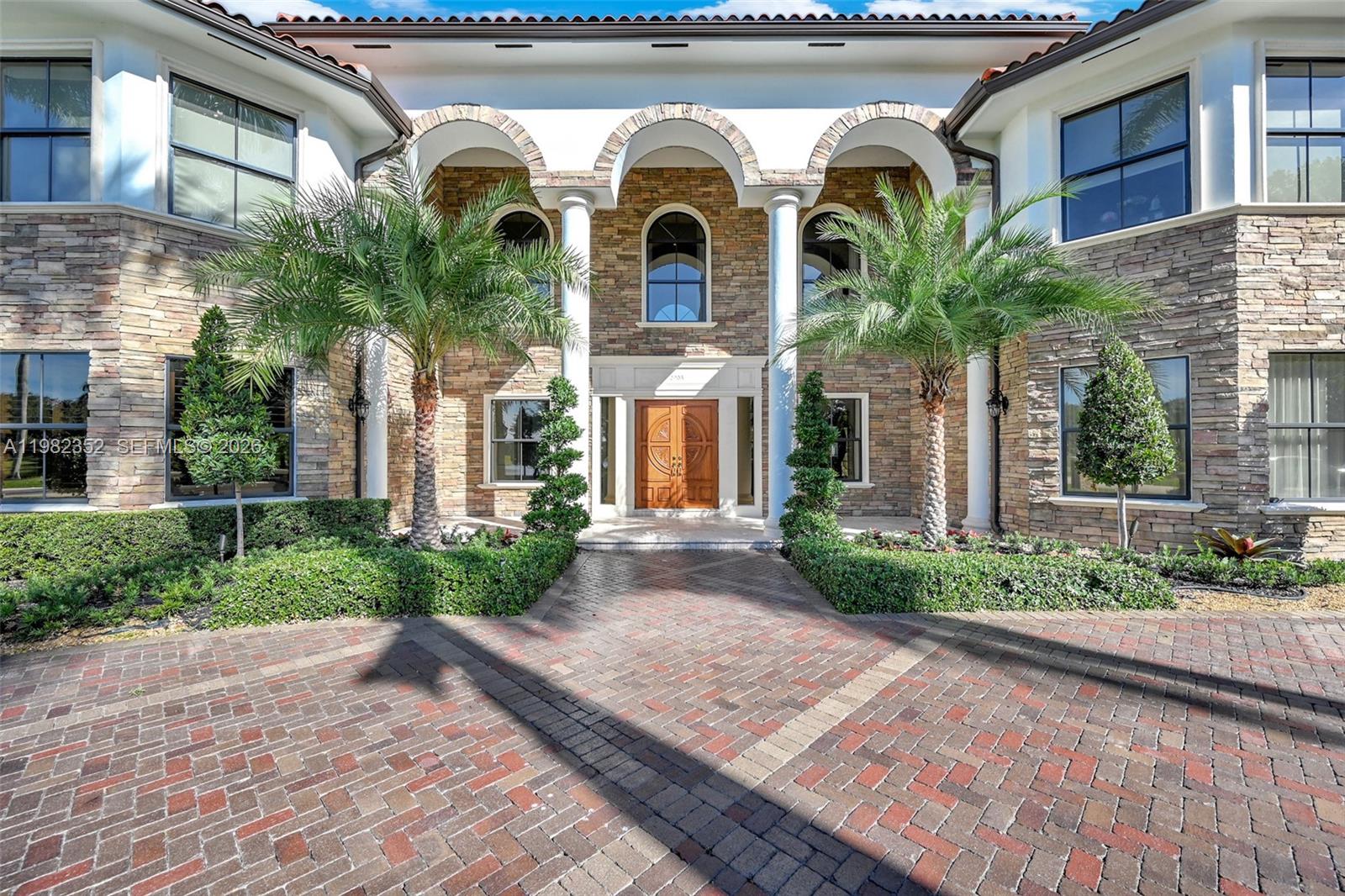 2905 Paddock Rd, Weston FL 33331