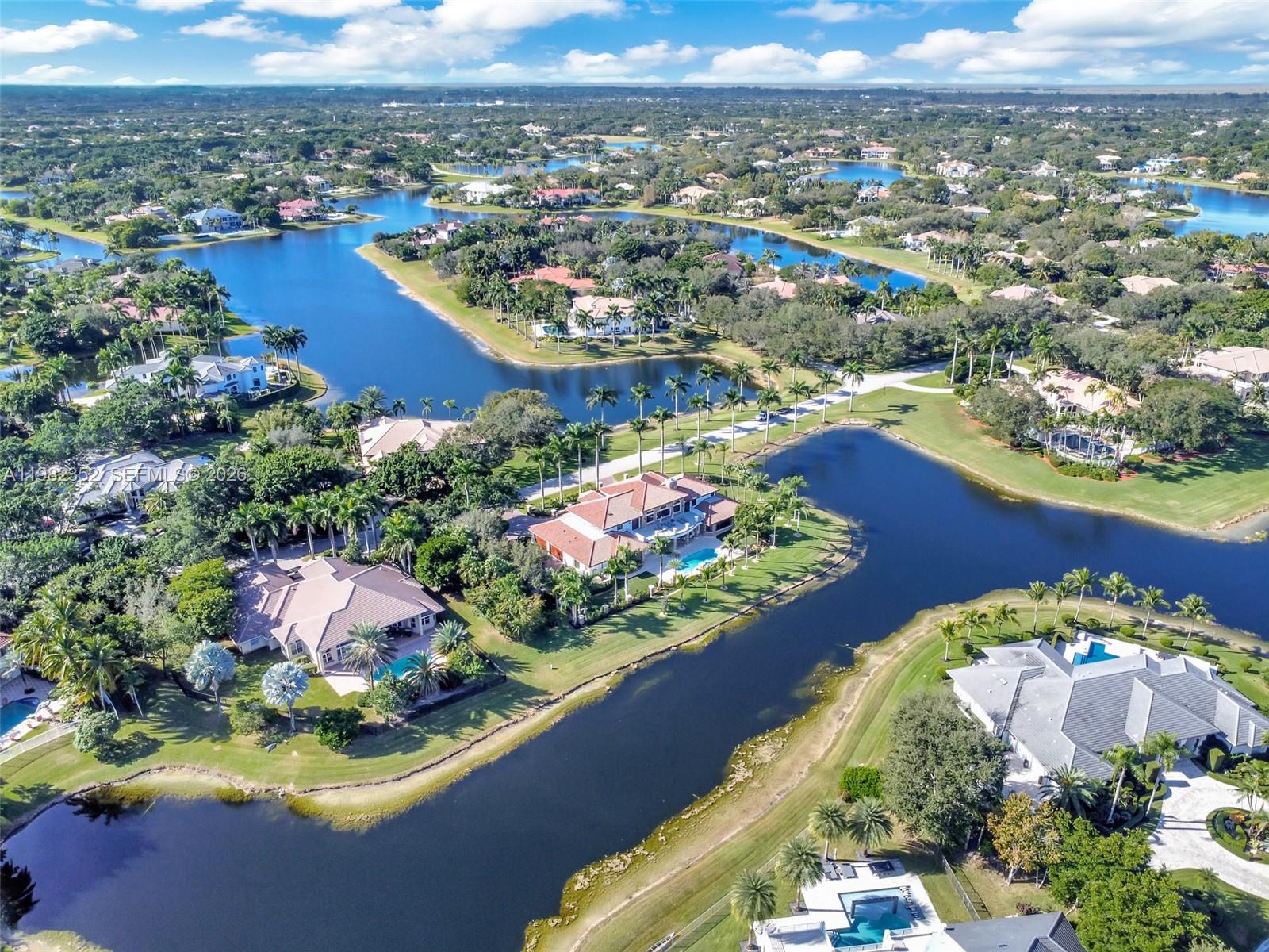 2905 Paddock Rd, Weston FL 33331