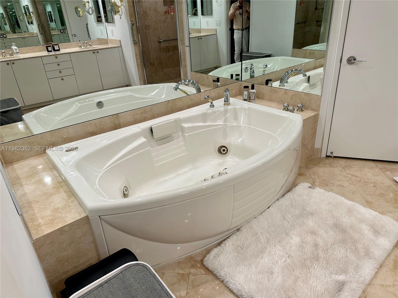 785 Crandon Blvd #803, Key Biscayne FL 33149