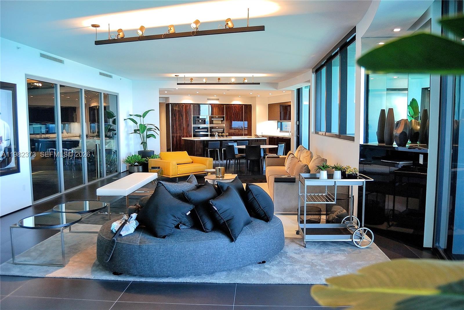 18555 Collins Ave. #3005, Sunny Isles Beach FL 33160
