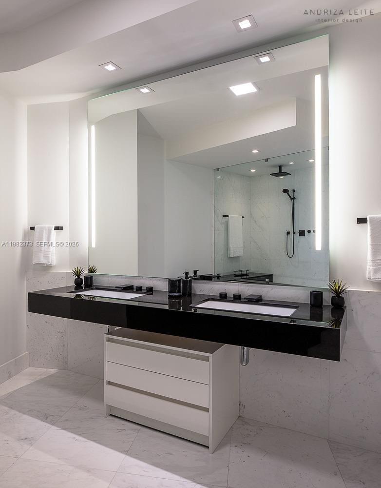 18555 Collins Ave. #3005, Sunny Isles Beach FL 33160