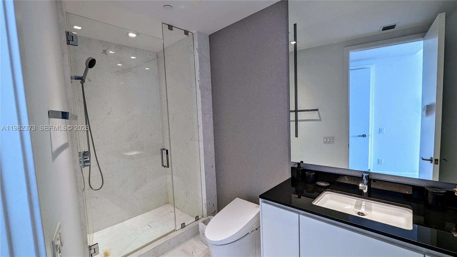 18555 Collins Ave. #3005, Sunny Isles Beach FL 33160