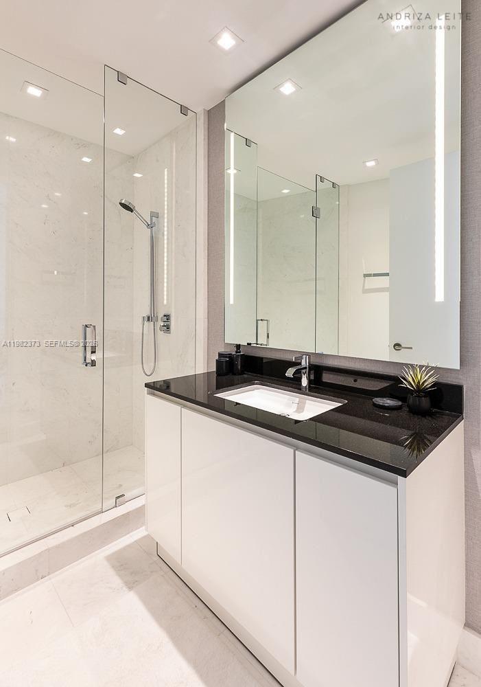 18555 Collins Ave. #3005, Sunny Isles Beach FL 33160
