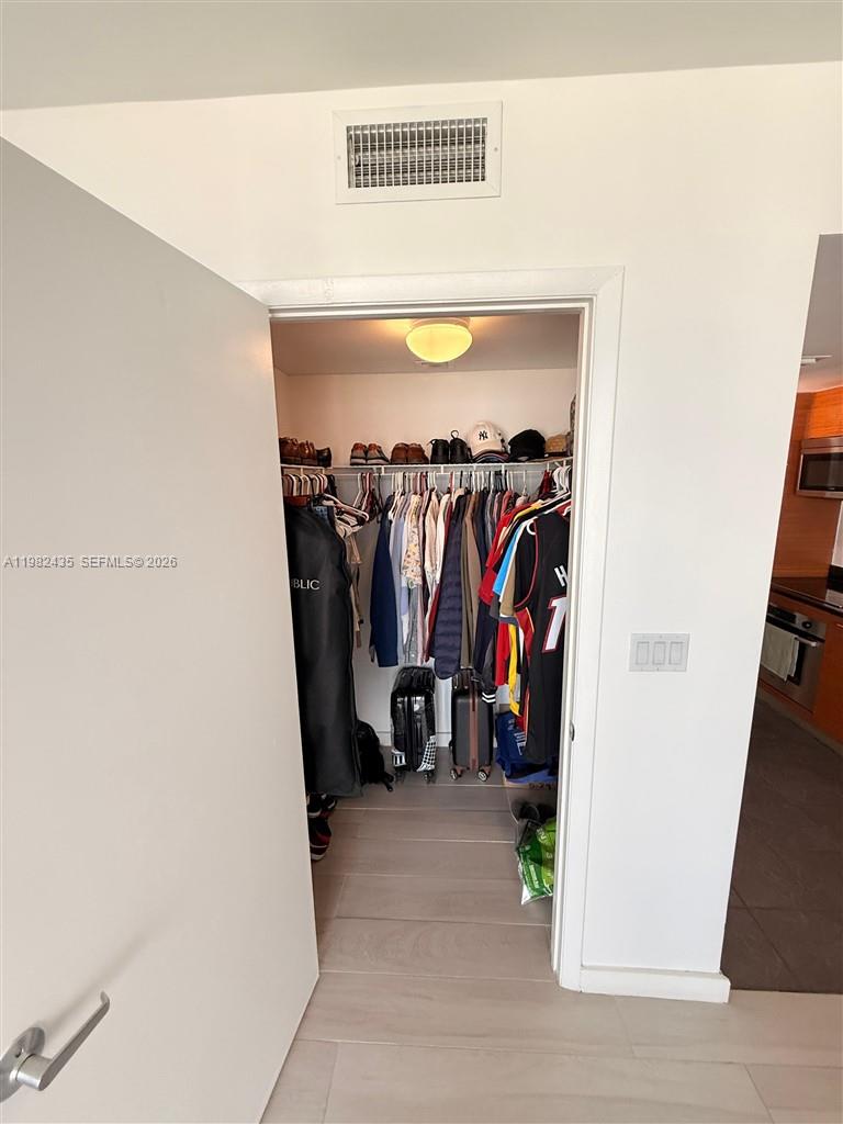50 Biscayne Blvd #2903, Miami FL 33132