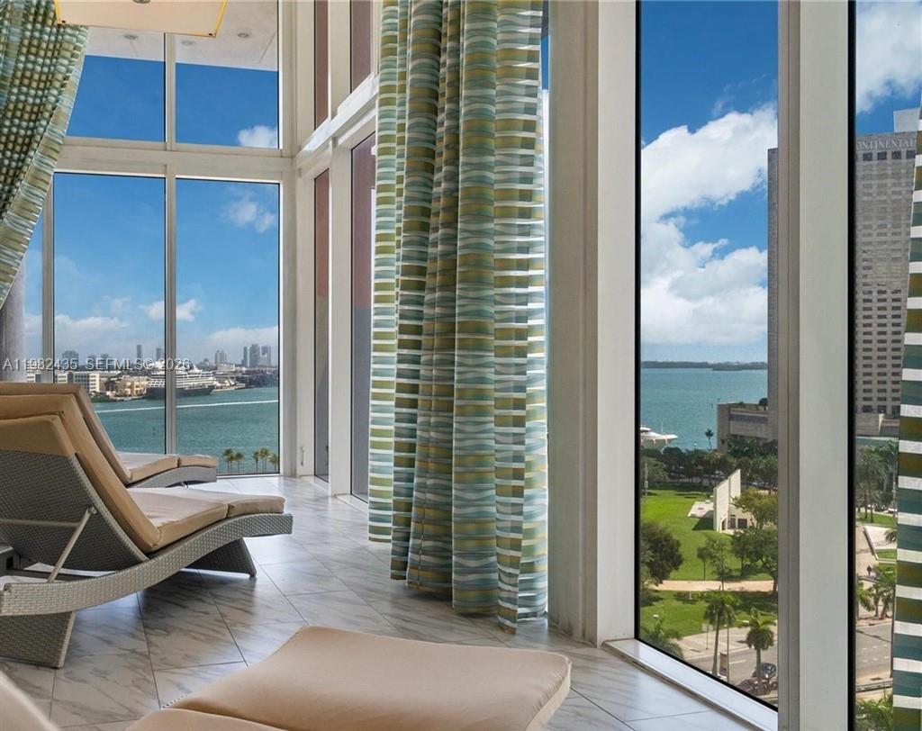 50 Biscayne Blvd #2903, Miami FL 33132