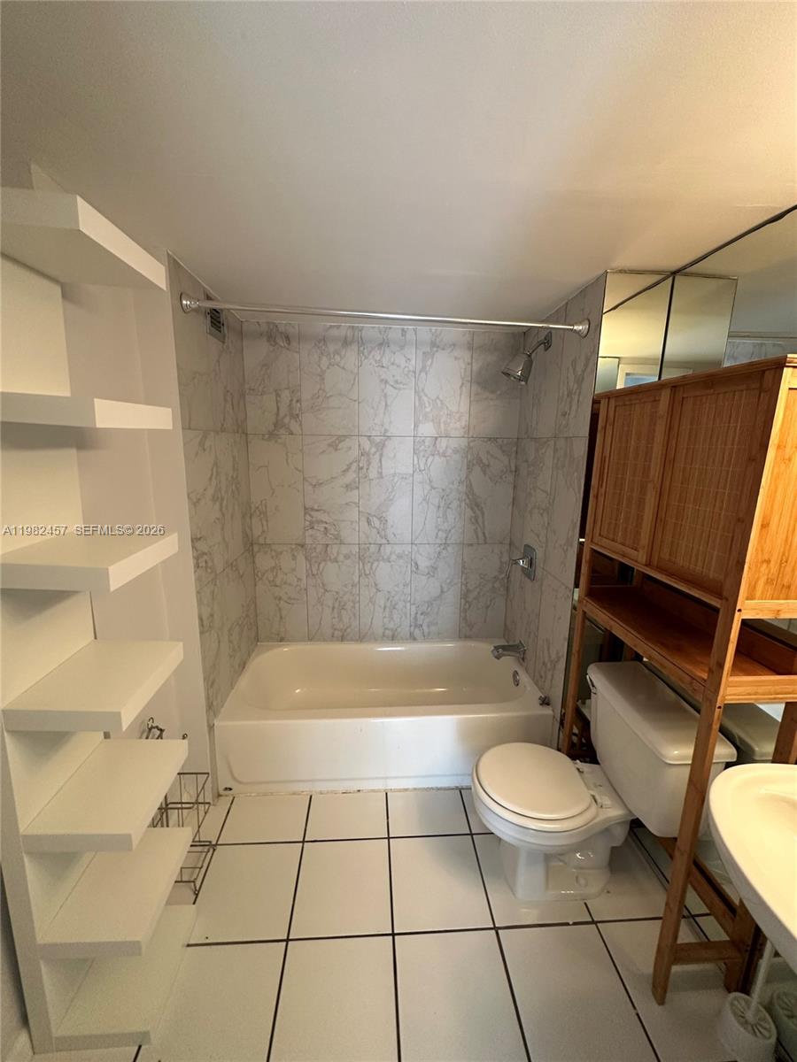 200 SE 15th Rd #15H, Miami FL 33129