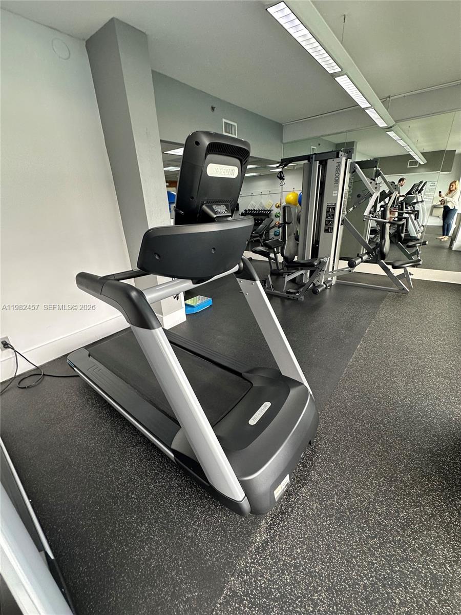 200 SE 15th Rd #15H, Miami FL 33129