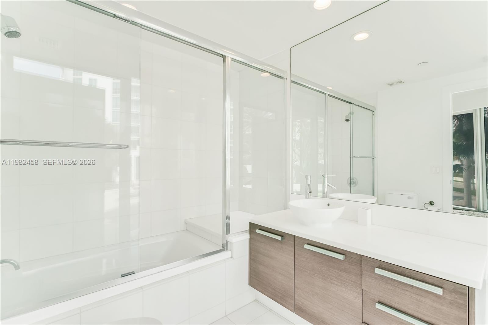 2950 NE 188th St #150, Aventura FL 33180