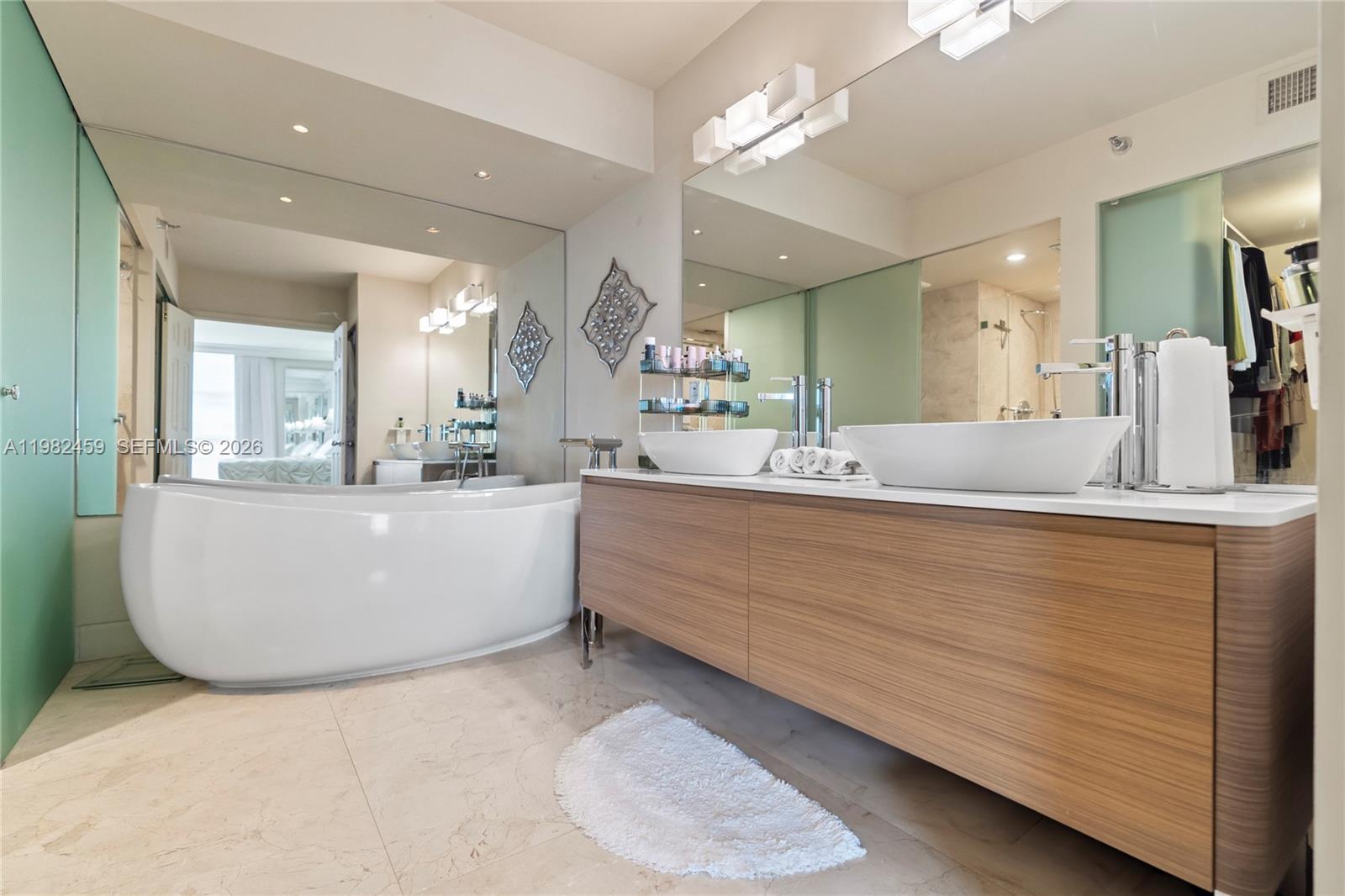 3530 Mystic Pointe Dr #1714, Aventura FL 33180
