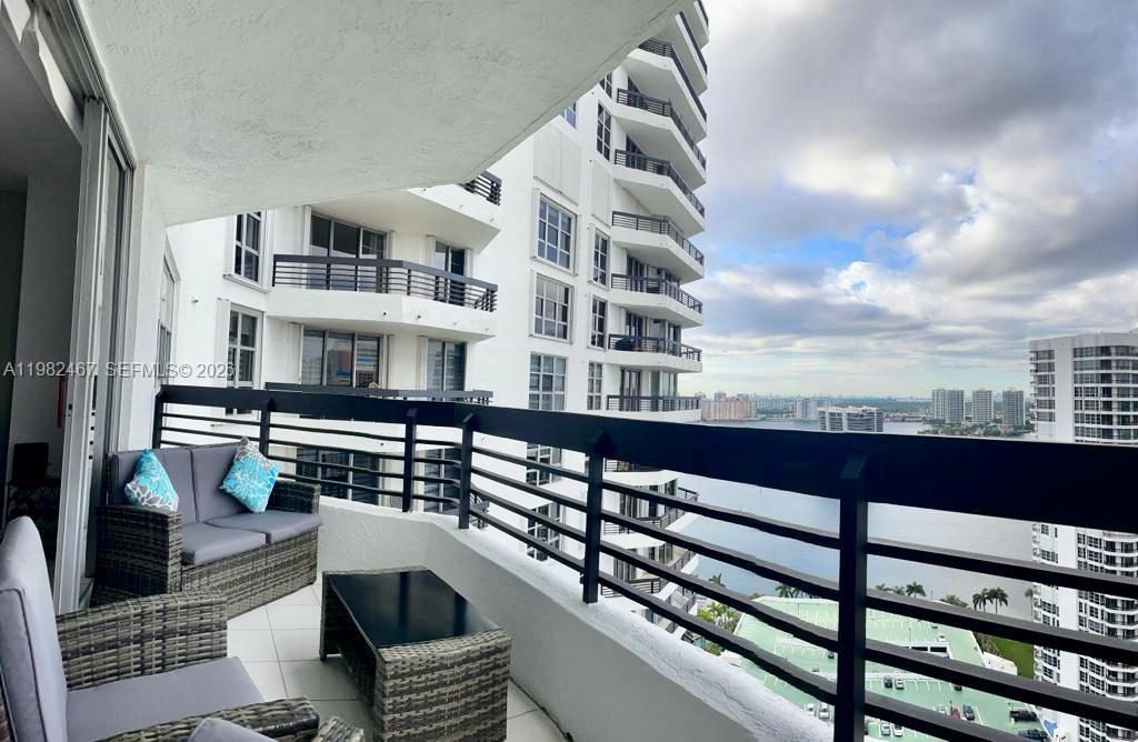 3500 Mystic Pointe Dr #3103, Aventura FL 33180