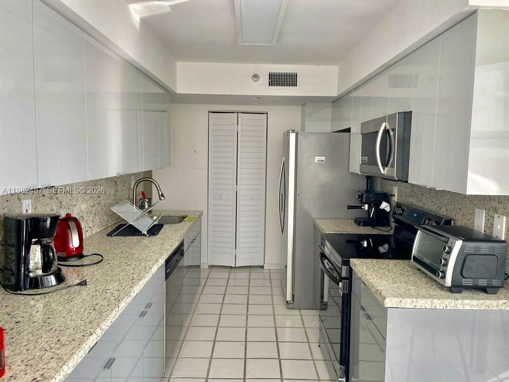 3500 Mystic Pointe Dr #3103, Aventura FL 33180