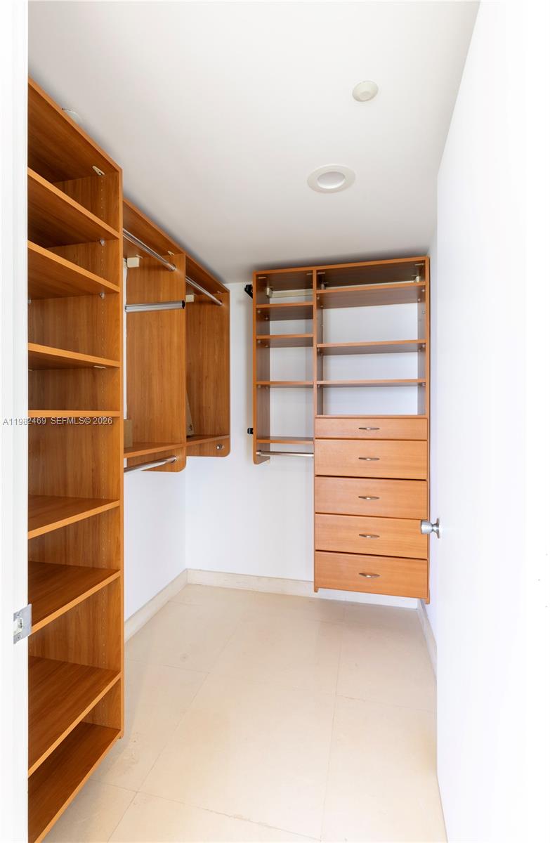400 Alton Rd #1102, Miami Beach FL 33139