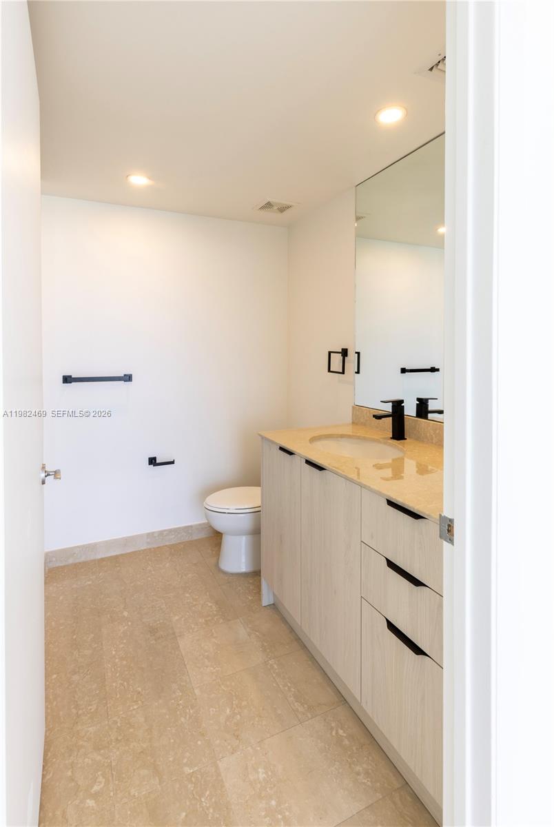 400 Alton Rd #1102, Miami Beach FL 33139