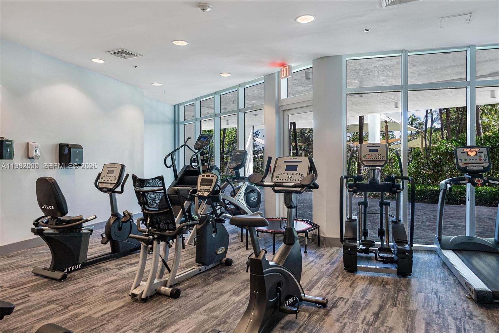 6515 Collins Ave #1507, Miami Beach FL 33141