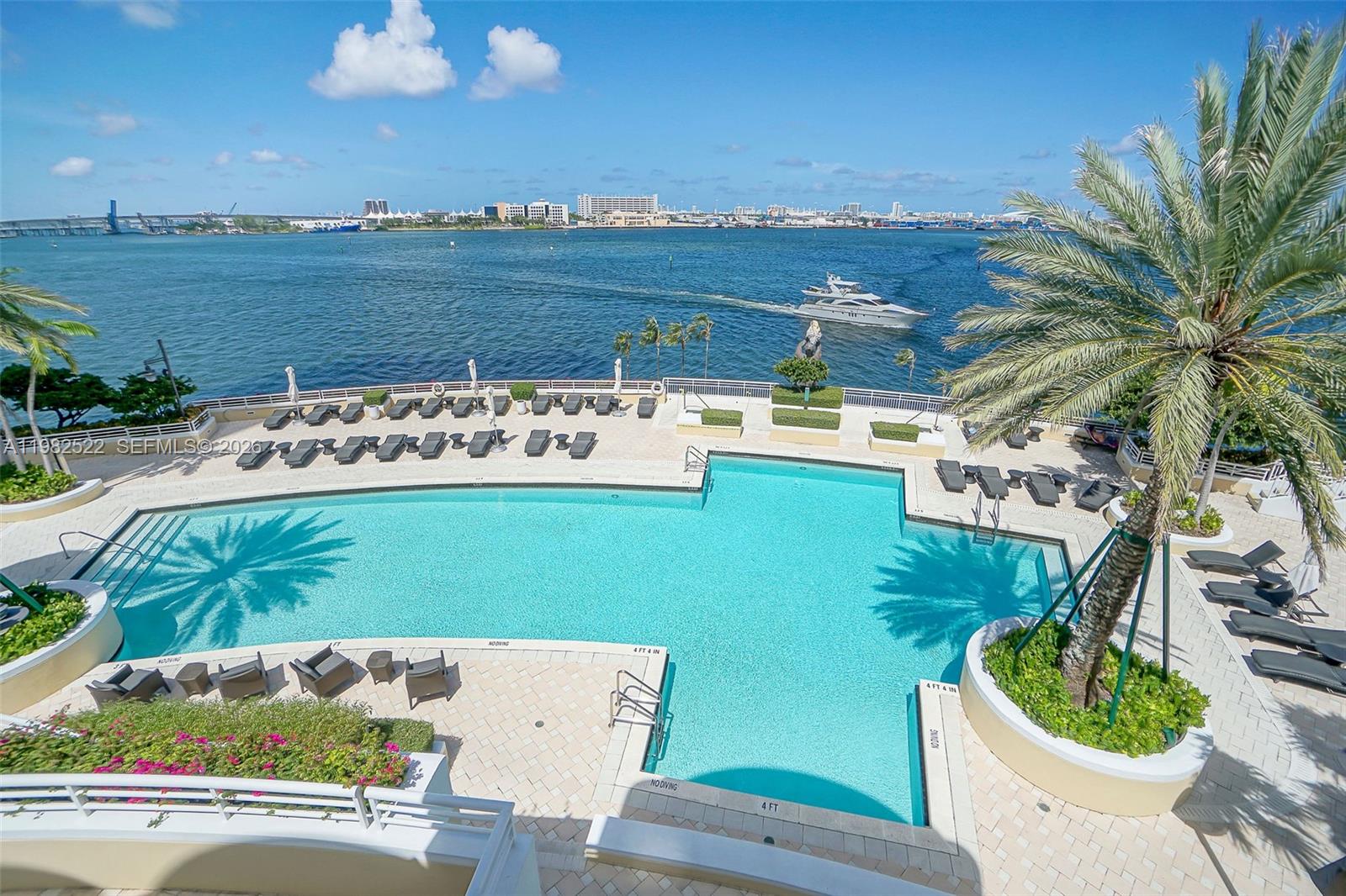 808 Brickell Key Dr #3702, Miami FL 33131