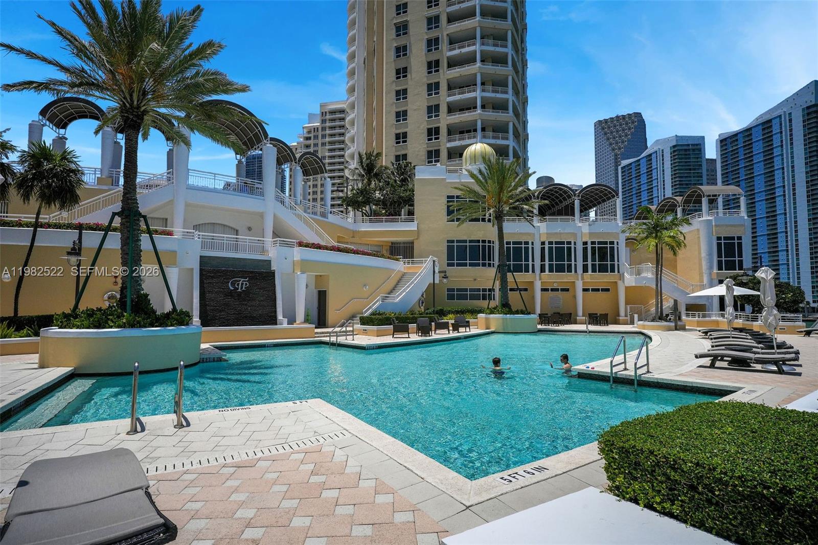 808 Brickell Key Dr #3702, Miami FL 33131