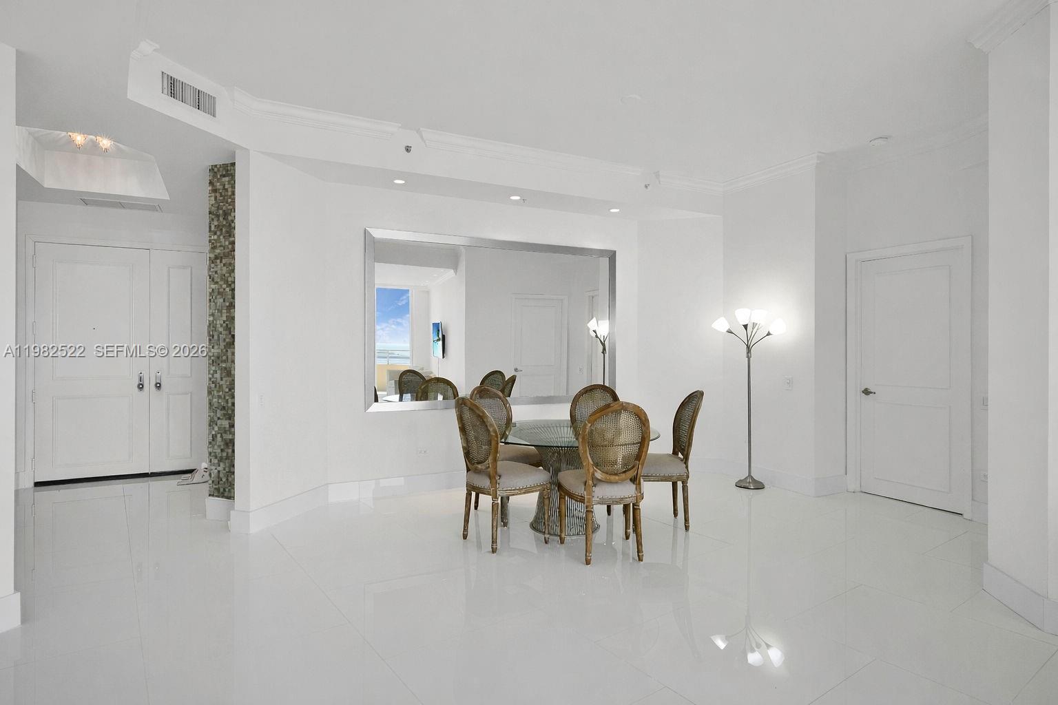 808 Brickell Key Dr #3702, Miami FL 33131