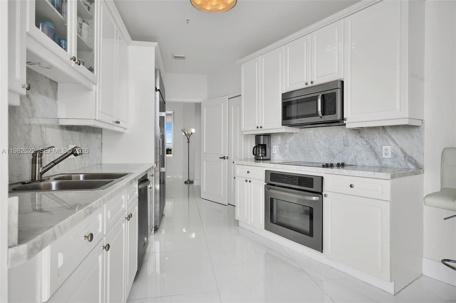 808 Brickell Key Dr #3702, Miami FL 33131