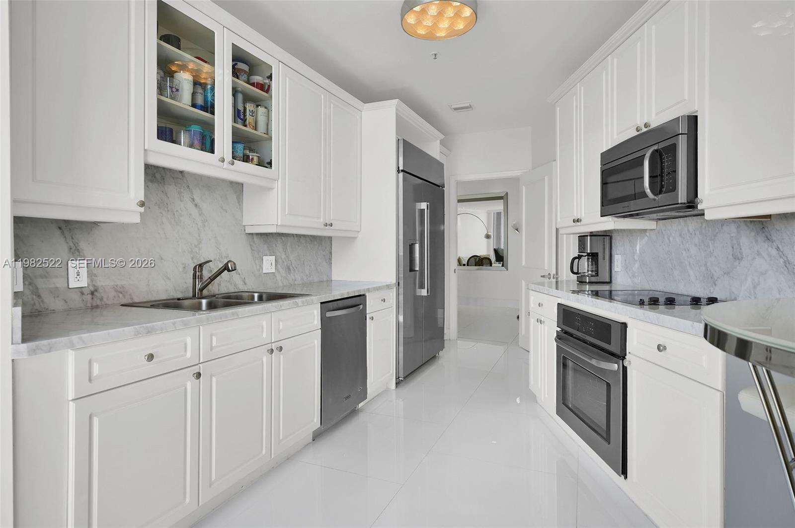 808 Brickell Key Dr #3702, Miami FL 33131