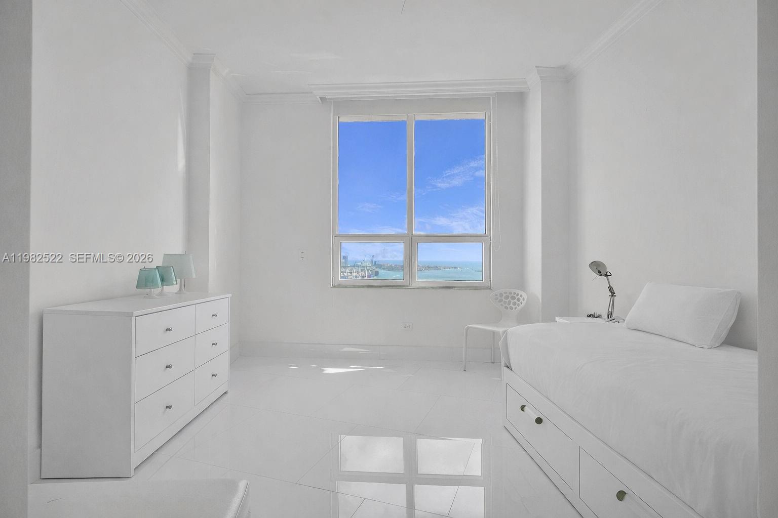 808 Brickell Key Dr #3702, Miami FL 33131