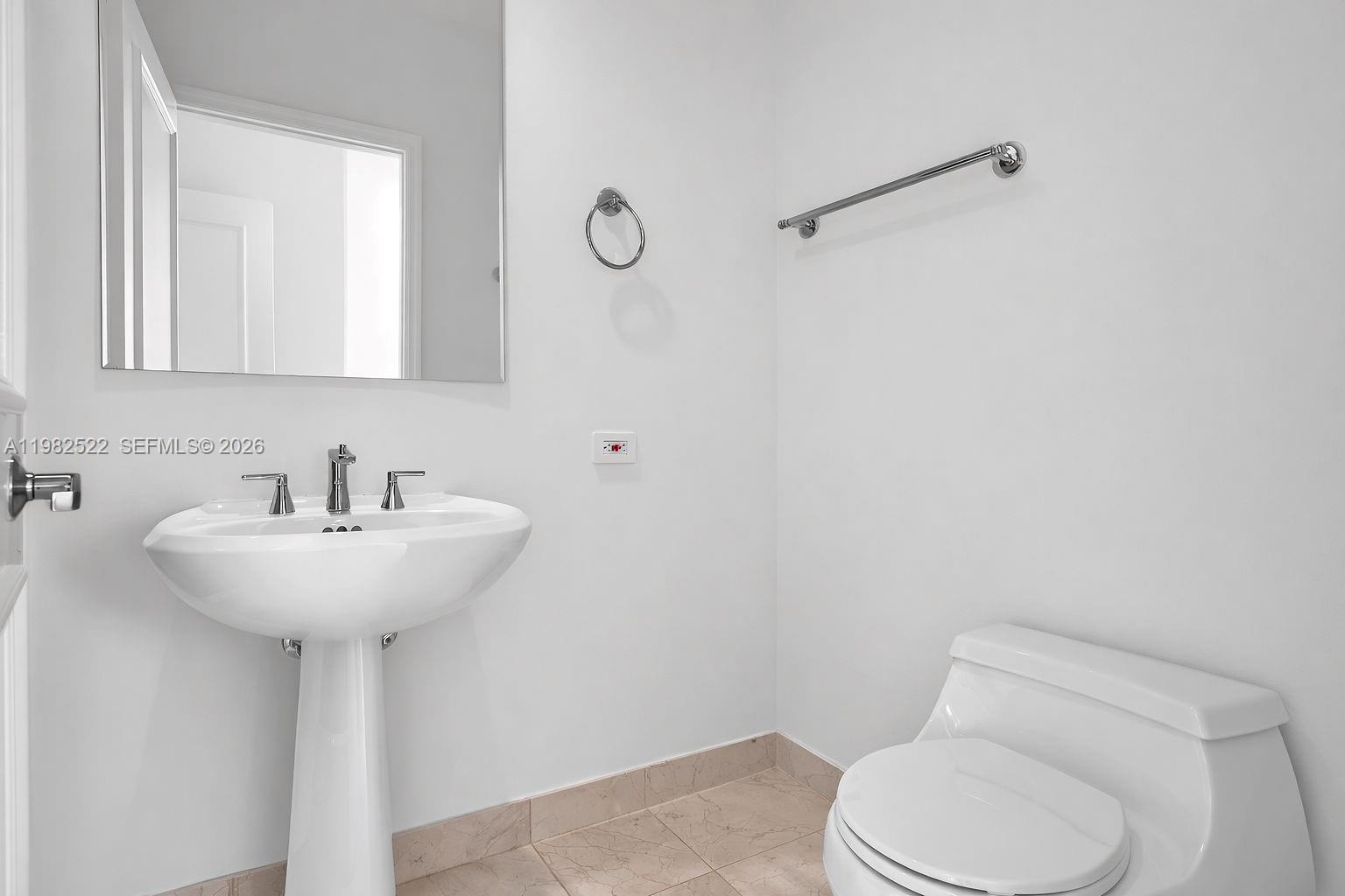 808 Brickell Key Dr #3702, Miami FL 33131