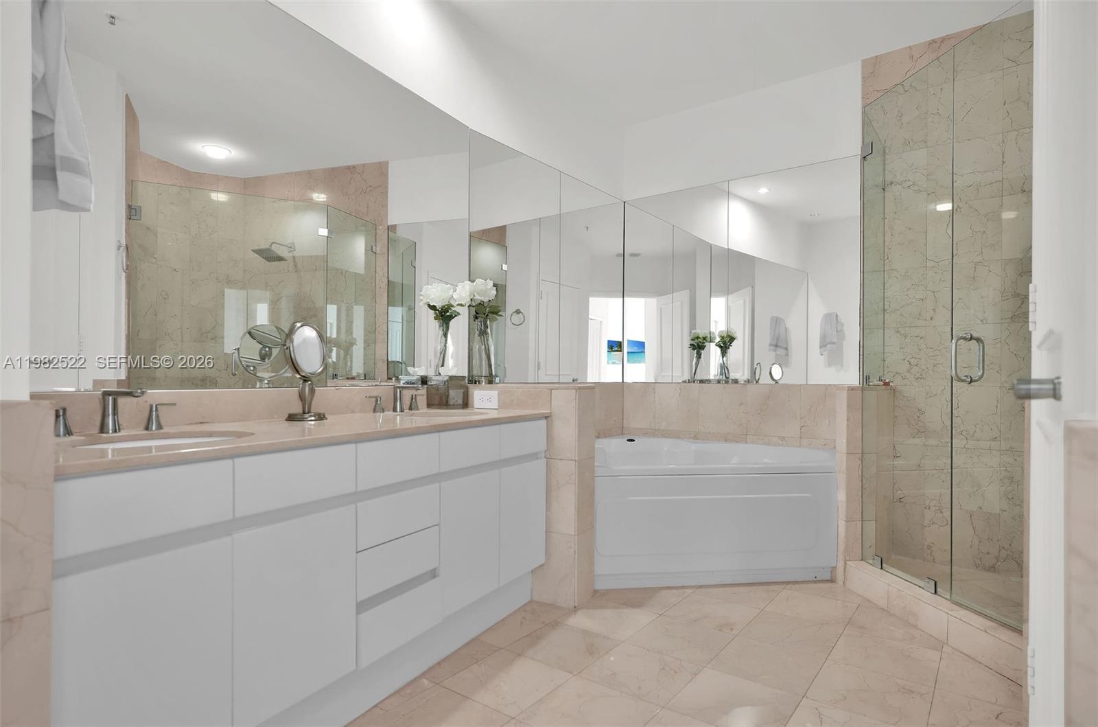 808 Brickell Key Dr #3702, Miami FL 33131