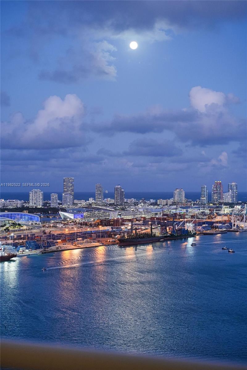 808 Brickell Key Dr #3702, Miami FL 33131