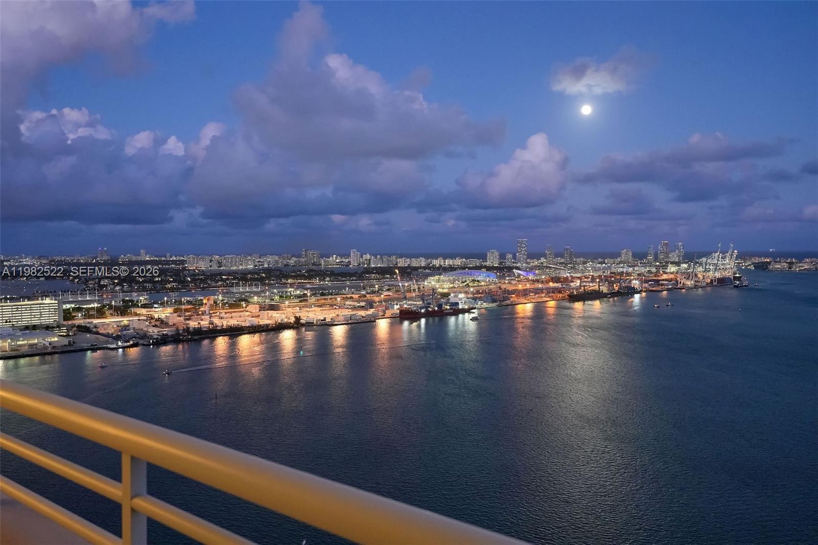 808 Brickell Key Dr #3702, Miami FL 33131