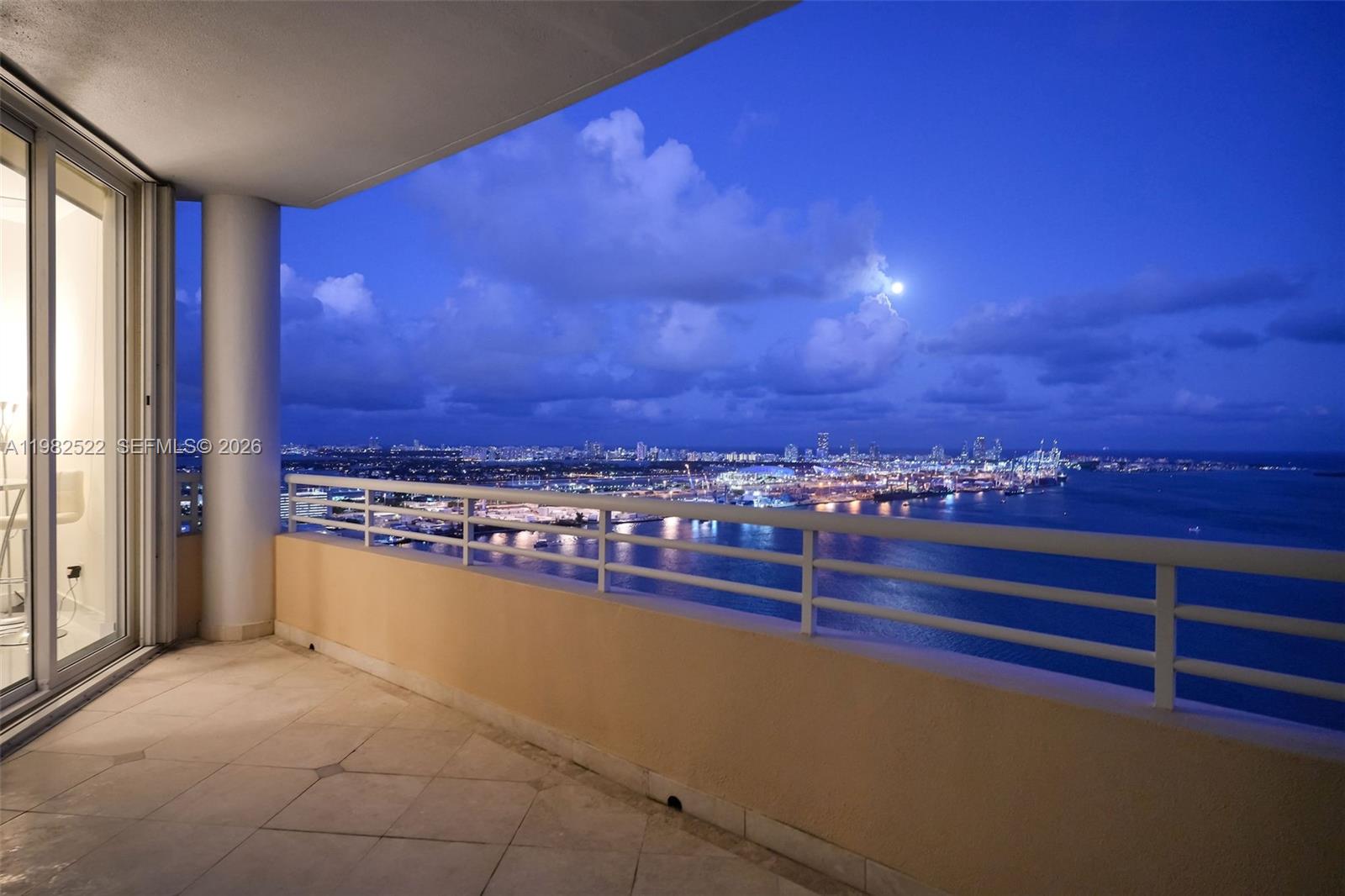 808 Brickell Key Dr #3702, Miami FL 33131