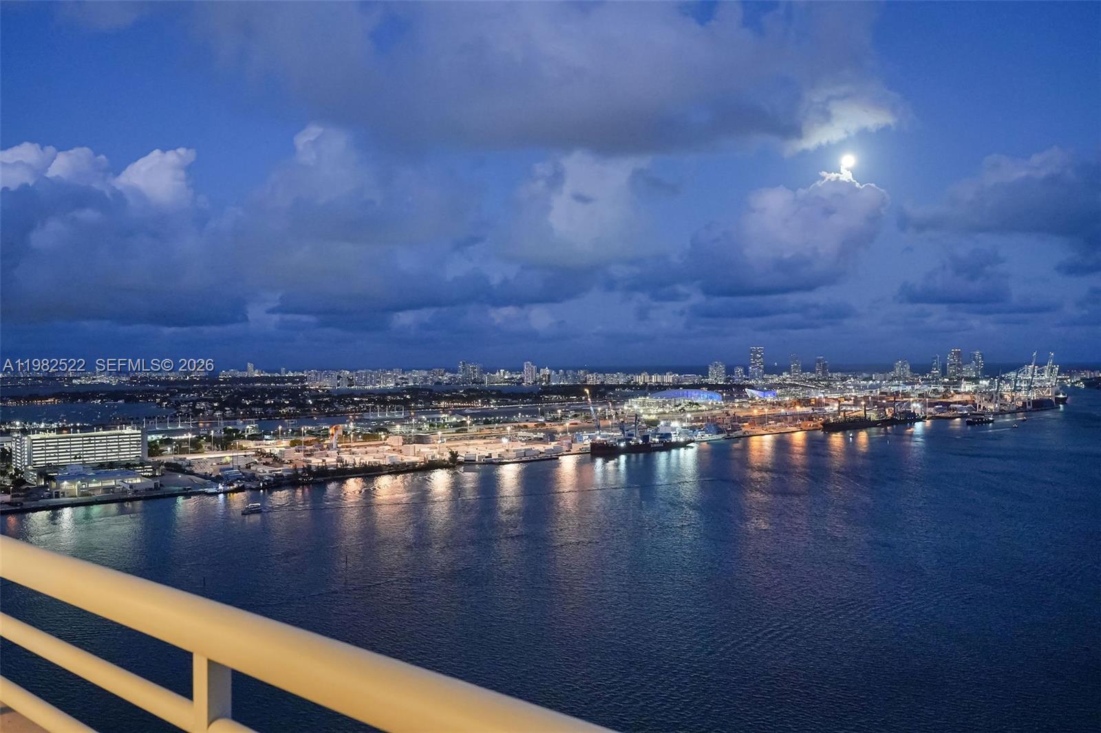 808 Brickell Key Dr #3702, Miami FL 33131